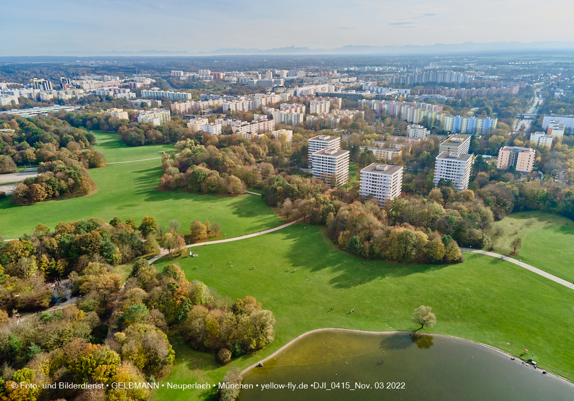03.11.2022 -  Ostparksee mit Umgebung in Neuperlach
